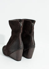 Load image into Gallery viewer, Pennolina Calf Boot in Brown
